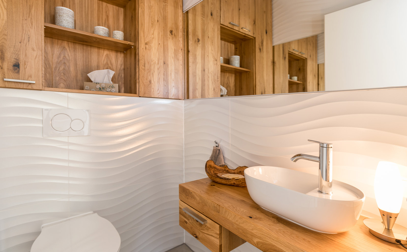Badschränkchen aus Holz